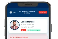 Smartphone exibindo a ficha médica AR Vital com alergias, medicamentos e contatos de emergência